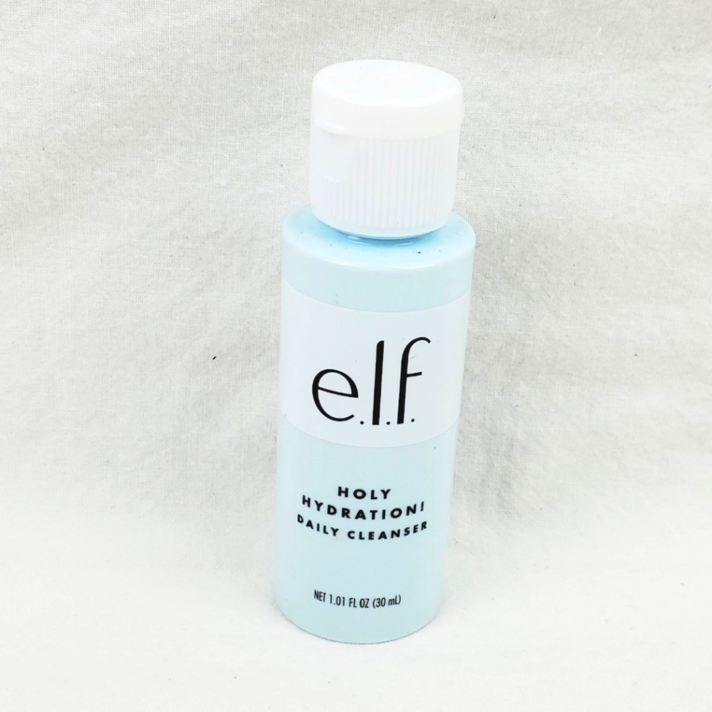LAST ONE 🔥  E.l.f. Holy hydration daily cleanser